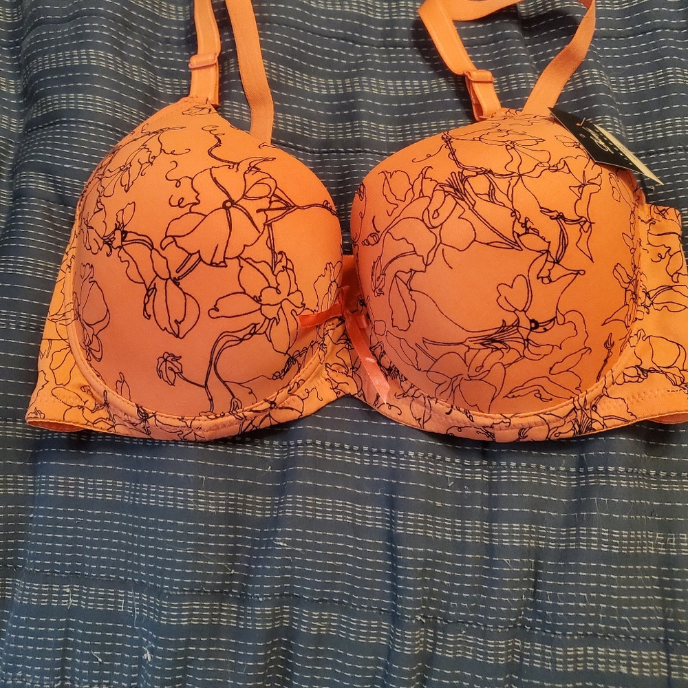 Full coverage low cut bra NWT
